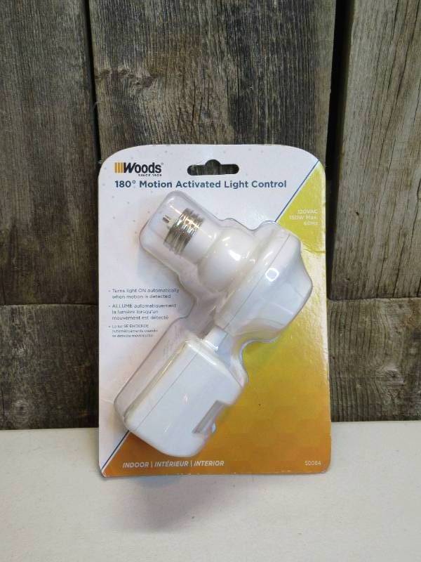 lot 33 image: 180-Degree Motion Activated Light Socket Control, White