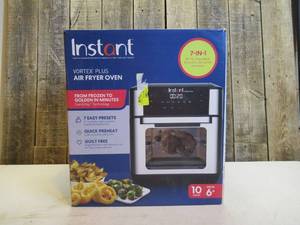 lot 67 image: Instant Pot Vortex Plus 10 Quart Air Fryer Oven - Black
