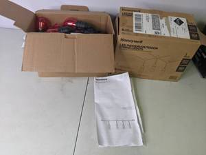 lot 53 image: Set of (2) Boxes Honeywell LED IndoorOutdoor String Lights 48