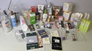 lot 150 image: Mixed Lot of Jewelry, Makeup, Creams, Skincare, Hair Dye & More - All New