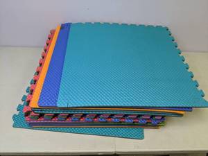 lot 303 image: Colorful Foam Panels (Lot of 16)