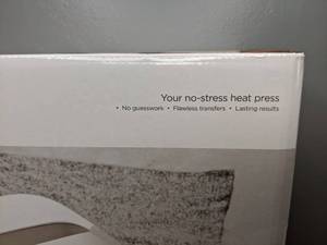 lot 9 image: Brand New Cricut EasyPress 2 Heat Press Machine For T Shirts and Vinyl Projects 12x10