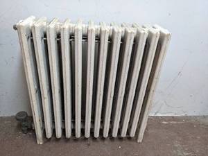 lot 254 image: Antique Radiator