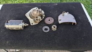 lot 42 image: 71 Transmission and Generator