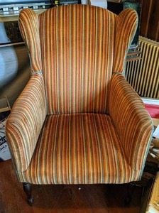 lot 261 image: Stunning Vintage Arm Chair