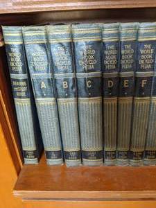 lot 291 image: 1941 World Book Encyclopedia Set