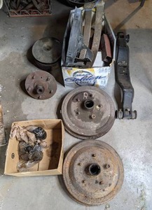 lot 109 image: Miscellaneous Car Parts