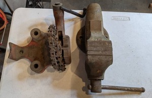 lot 116 image: Vintage Wilton Vice & Vintage Pipe Vice