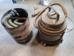 lot 239 image: Shop Canister Vacuum & Hoses