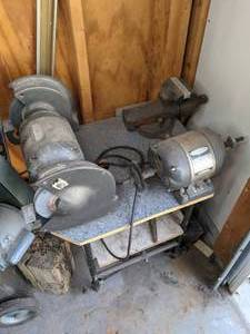 lot 247 image: Grinding and Polishing Table with Accessories