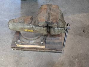 lot 161 image: Vintage Allied Vice