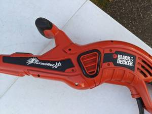 lot 232 image: Black & Decker Grasshog XP Electric String Trimmer