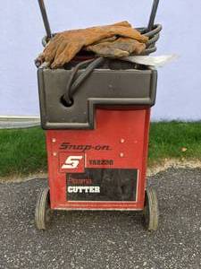 lot 235 image: SnapOn Plasma Cutter, Power Outlet, Leather Welding Gloves