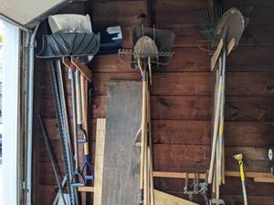 lot 166 image: YardOutdoor Tool Lot - Shovels, Spades, Rakes, Pitchfork, Lawn Edger