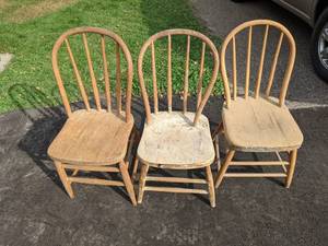 lot 172 image: Set of (3) Wooden Spindle-Back Chairs