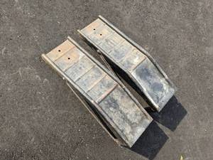 lot 175 image: Set of (2) Tire Ramps