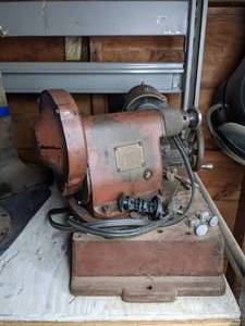 lot 179 image: Vintage Bench Grinder