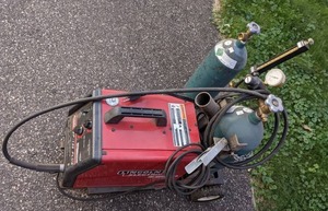 lot 72 image: Lincoln Electric SP-135 Plus Arc Welder