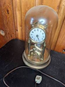 lot 280 image: Anniversary Mantle Clock, Vintage Table Lamp, Vintage Kerosene Lamp and More