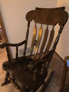 lot 6 image: Wood Rocking Chair with Throw Pillows