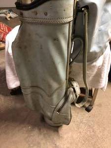 lot 22 image: MacGregor Golf bag & 17 Clubs