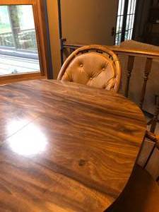 lot 28 image: Kitchen Table and 4 Chairs