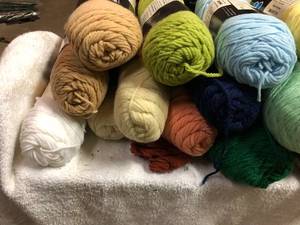 lot 25 image: Lots of Yarn - Lot 4