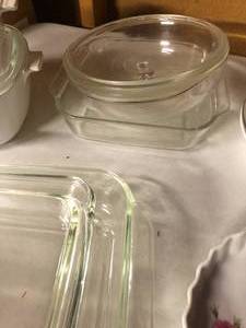 lot 47 image: Lot of Glass Bakeware