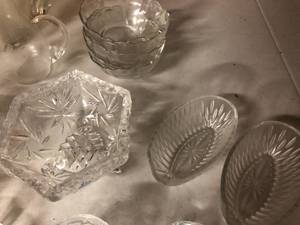lot 48 image: Glass Serving Dishes