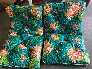 lot 72 image: 4 Lawn Chairs & Cushions
