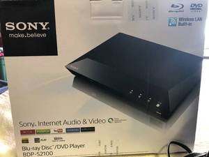 lot 86 image: Sony Blue Ray DVD Player & Minolta Freedom 200M Camera