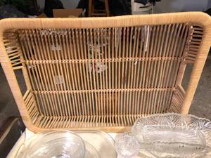 lot 88 image: Serving Plates, Bowls & Trays