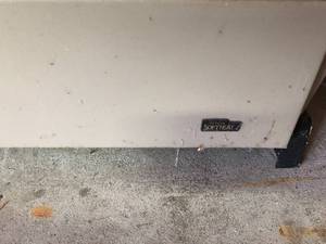 lot 105 image: Heater and Humidifier