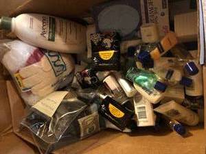 lot 101 image: Lot of Body Wash, Lotions & Shampoo - Avon & Bath & Body Works
