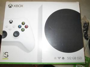 XBOX Series S, appears new, no powe...