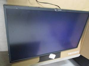 Samsung 32 inch monitor, broken fra...
