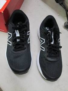 New Balance Womens size 8 black and...