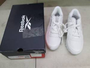 Reebok White size womens 6 wide d, ...