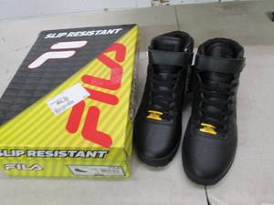 Fila slip resistant Mens size 11 bl...