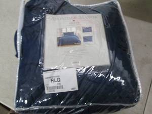 Avondale Manor Queen size duvet set...