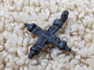 lot 105 image: Legendary and Ancient 9th - 12th Century Viking Cross Pendant