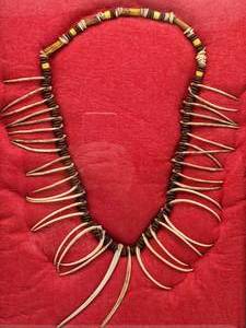 lot 112 image: Rare Headhunter  Cannibal Dani Tribe Ceremonial Tribal Necklace