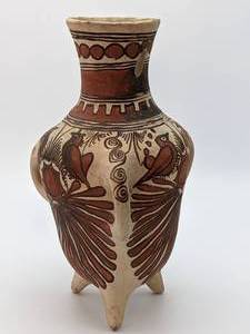 lot 122 image: Native American Antique Three-Handled 11 14 Tripod Pottery Vase