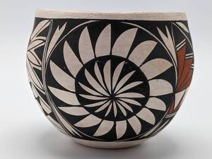 lot 126 image: Beautiful Native American Acoma Pottery Bowl, Signed C. H.