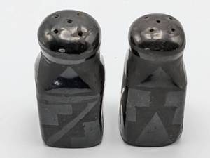 lot 130 image: (2) Native American Black on Black Ware Pottery Salt and Pepper Shakers