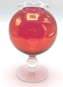 lot 411 image: Vintage Ruffled Cranberry Cambridge Glass Ivy Ball Vase