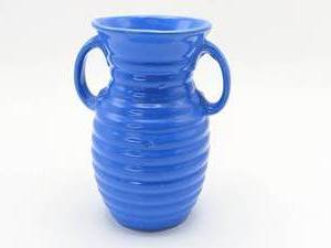 lot 445A image: VERY RARE 1920s Blue Beehive Nelson McCoy Double Handled Vase