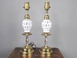 lot 202 image: Vintage Pair of Fenton White Thumbprint Table Lamps