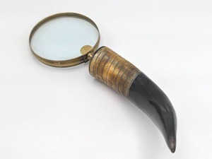 lot 209 image: Large, Upscale Vintage Bull Horn Magnifying Glass