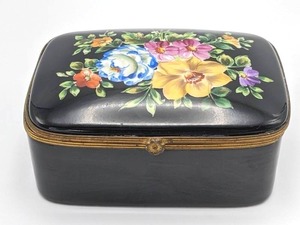 lot 218 image: Tiffany & Co French Private Stock Hand Painted Limoges Trinket Box